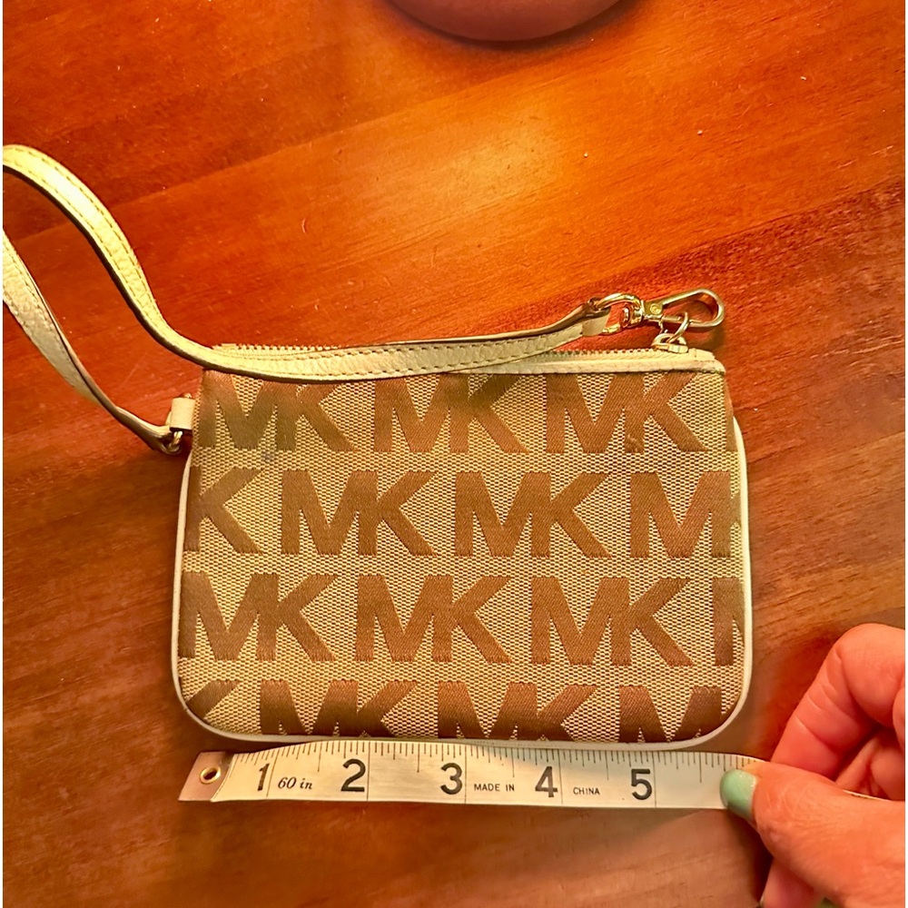 michael kors coin purse - Picture 3 of 4